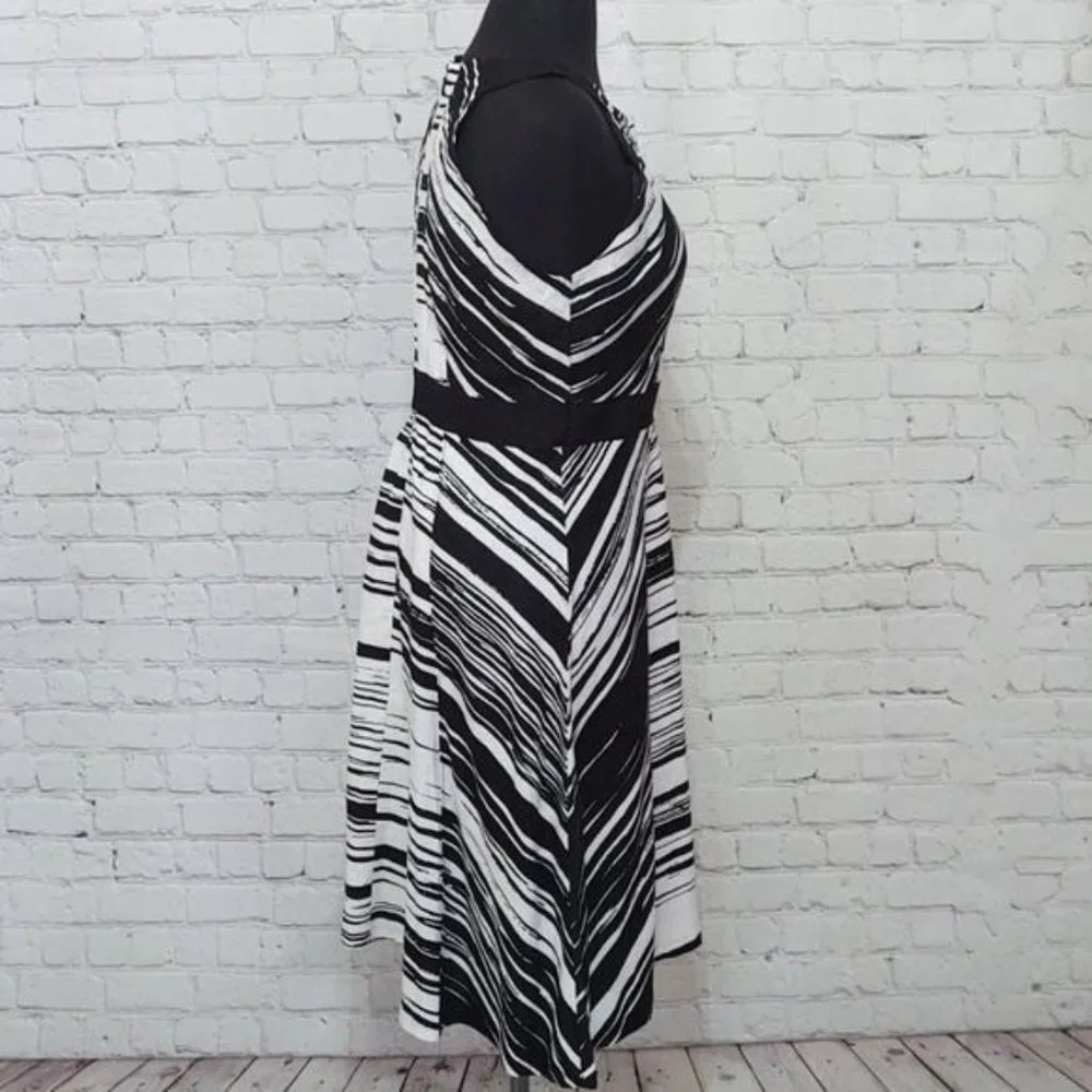 New York and Company A-Line Linen Dress - Picture 3 of 12